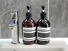 The Luxe by Manhattan Group