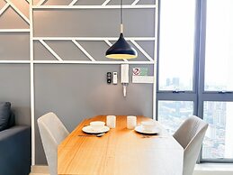 The Luxe by Manhattan Group