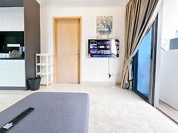 The Luxe by Manhattan Group