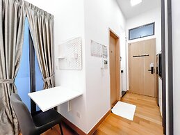 The Luxe by Manhattan Group