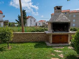 Charming Three Bedroom House Turanj