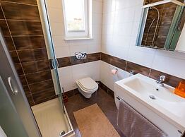 Charming Three Bedroom House Turanj