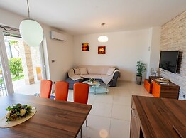 Charming Three Bedroom House Turanj