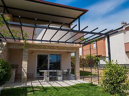 Charming Three Bedroom House Turanj