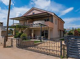 Charming Three Bedroom House Turanj