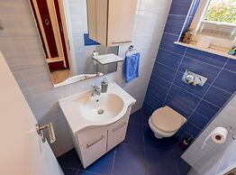 Charming Three Bedroom House Turanj