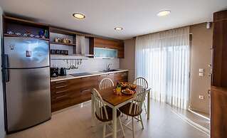 Villa Blue Wave Tria