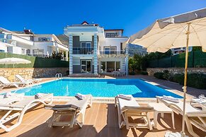 Four Seasons Villa in Oludeniz