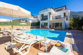 Four Seasons Villa in Oludeniz