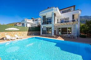 Four Seasons Villa in Oludeniz