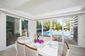Four Seasons Villa in Oludeniz