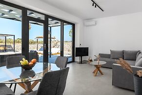 Villa 13 Zendo in Kolympia