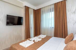 Luxury Apartments Queen