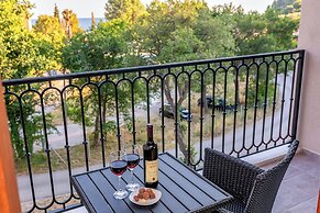 Luxury Apartments Queen