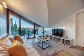 Luxury Apartments Queen