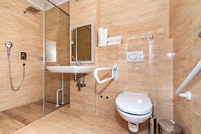 Luxury Apartments Queen