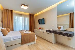 Luxury Apartments Queen