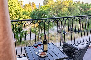 Luxury Apartments Queen