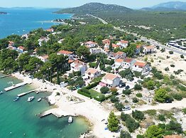 Comfort Two Bedroom Mobile Homes Pirovac