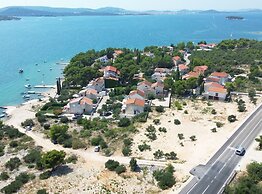 Comfort Two Bedroom Mobile Homes Pirovac