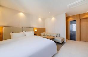 Daisy Hotel