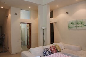 Stylish, Modern, Central Apartment in St Julians, Malta - Sleep 4