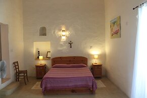 Farmhouse With Pool and Valley Views