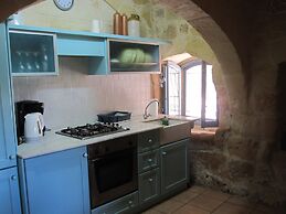 Farmhouse With Pool and Valley Views
