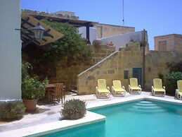 Spacious &comfortable, Traditional Villa- Large Private Pool, Terraces