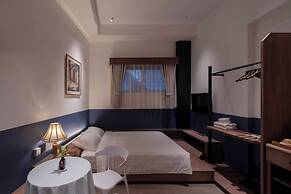 The Lamp Boutique House