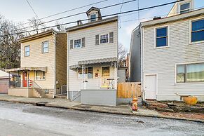 5 Mi to North Shore: Pet-friendly Home!
