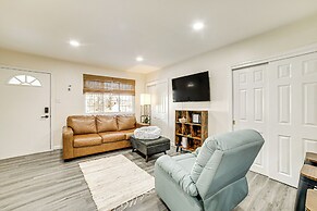 5 Mi to North Shore: Pet-friendly Home!