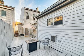 5 Mi to North Shore: Pet-friendly Home!