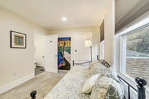 5 Mi to North Shore: Pet-friendly Home!