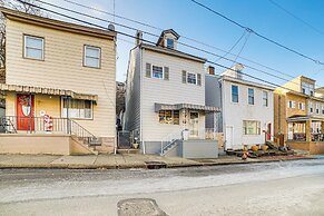 5 Mi to North Shore: Pet-friendly Home!