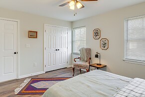 2 Mi to University of Louisville: Apt w/ Deck!