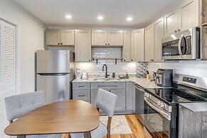 2 Mi to University of Louisville: Apt w/ Deck!