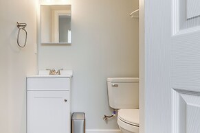 2 Mi to University of Louisville: Apt w/ Deck!