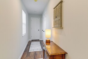 2 Mi to University of Louisville: Apt w/ Deck!