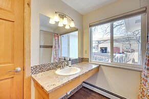 1/2 Mi to Attractions: Apartment w/ Deck