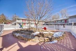 Pikes Peak Mountain Views: Manitou Springs Apt