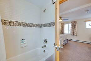 Pikes Peak Mountain Views: Manitou Springs Apt