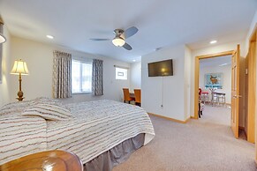 Mountain-view Apt: Walk to Local Attractions!