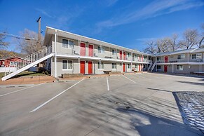 Mountain-view Apt: Walk to Local Attractions!