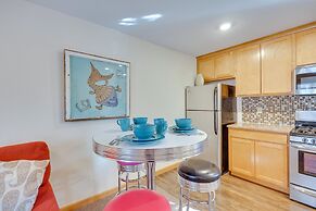 Mountain-view Apt: Walk to Local Attractions!