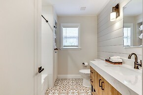 Fenced Yard: Lakeland Home Adjacent to Golf Course