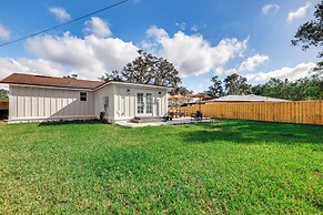 Fenced Yard: Lakeland Home Adjacent to Golf Course