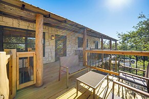 5 Mi to Dtwn Dripping Springs: Cabin w/ Jacuzzi!