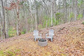 Romantic Log Cabin in the Smokies w/ Fire Pit!