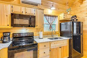 Romantic Log Cabin in the Smokies w/ Fire Pit!